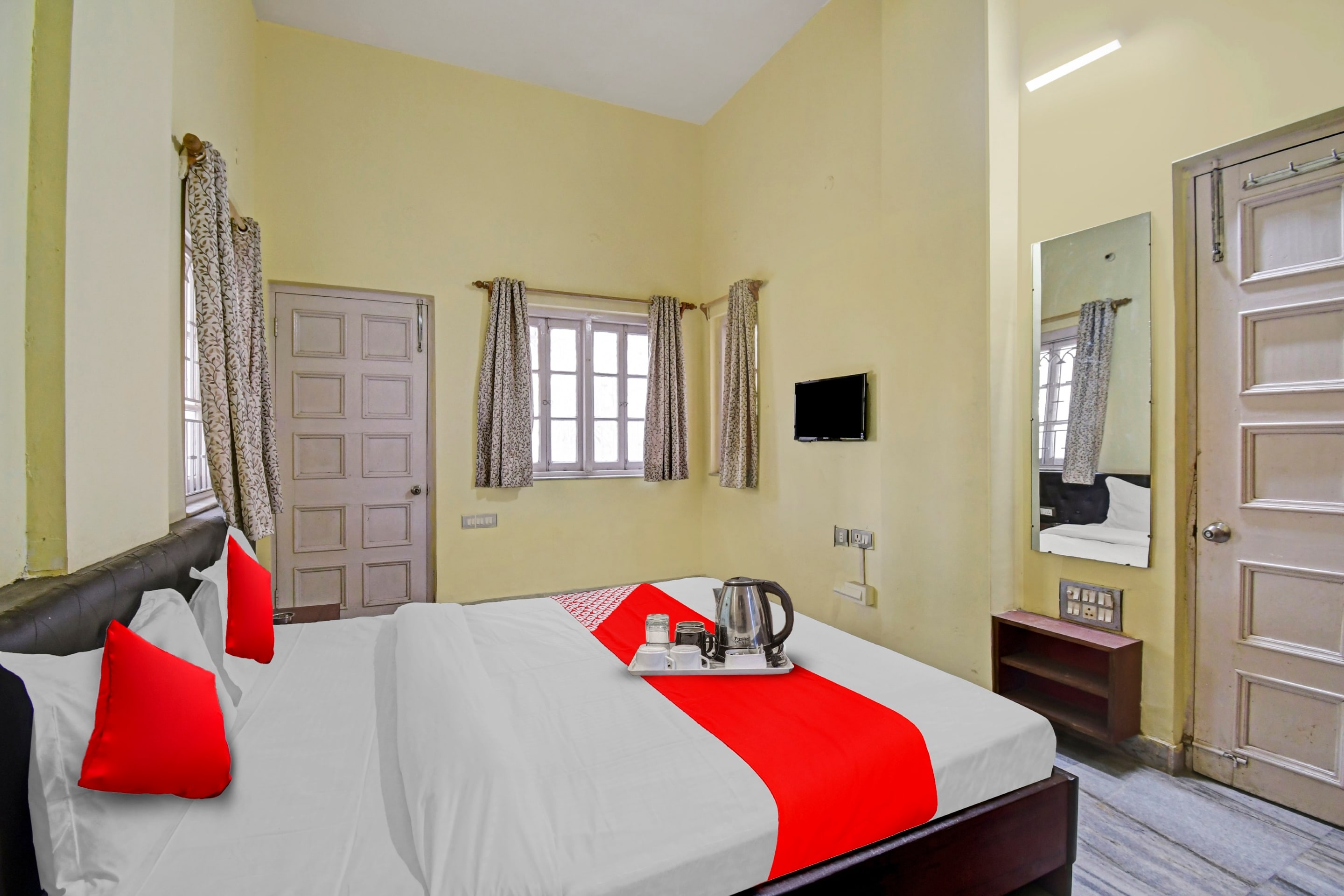 Hotel O R A Homestay Near Acropolis Mall - Tap to explore photos