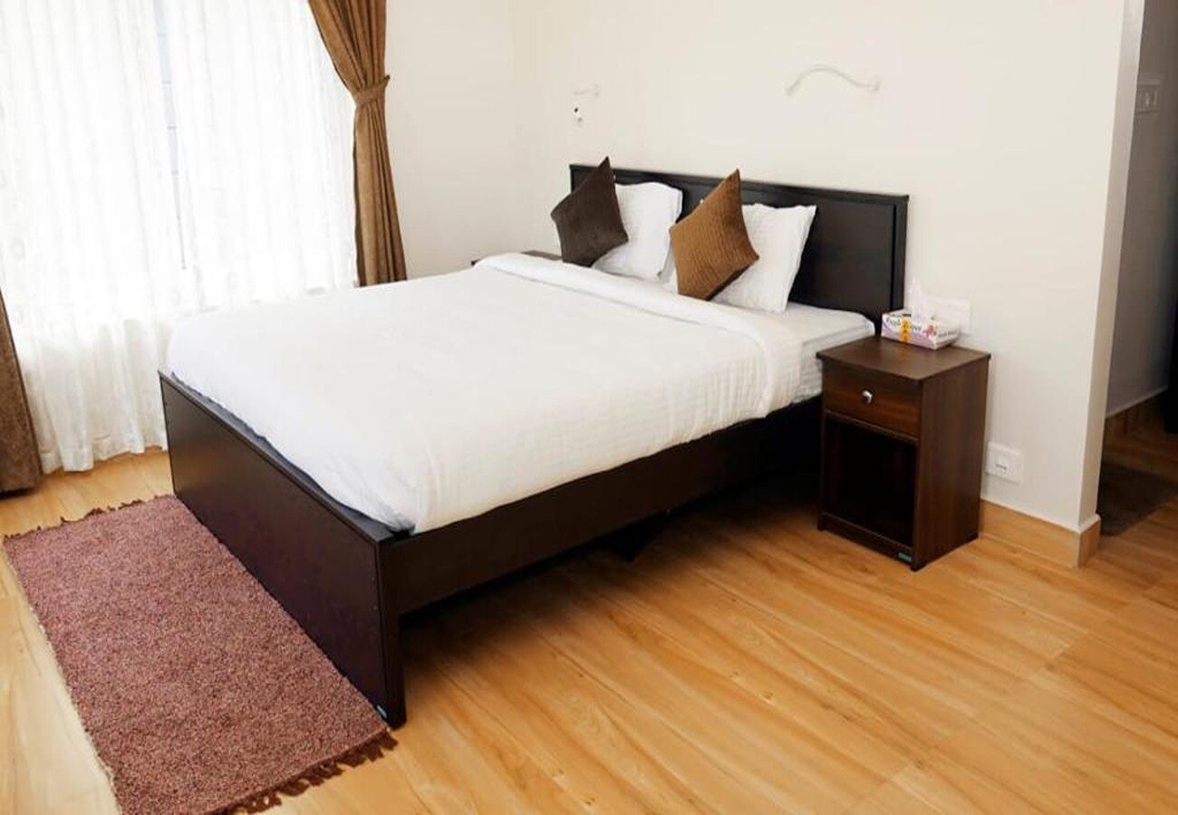 Priyas Villa | Mountain-view Rooms - Tap to explore photos