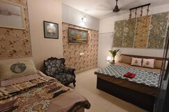 Slate studio with big kitchen Posh Location, Mumbai