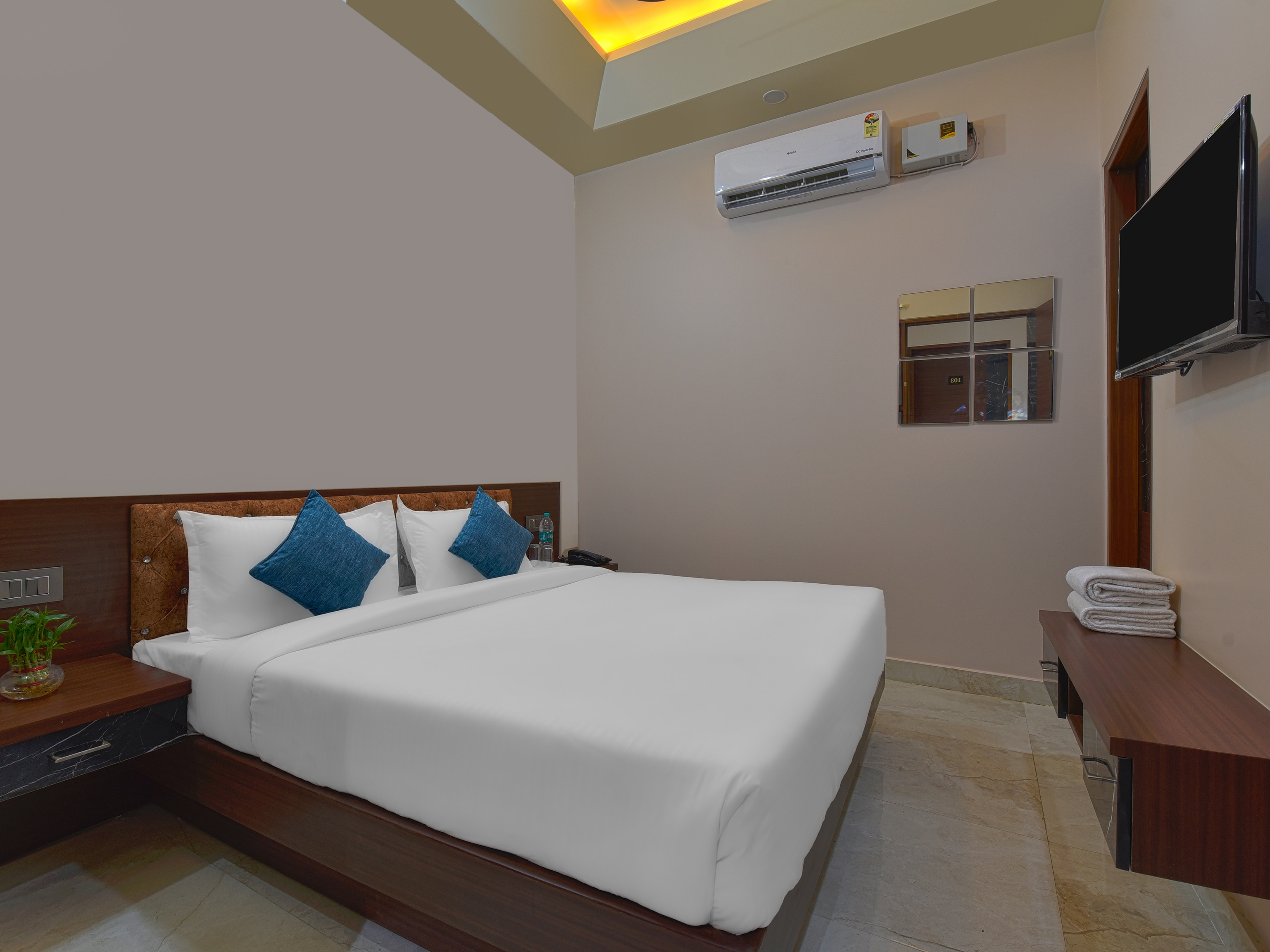 Hotel Bilaspur Pride - Tap to explore photos