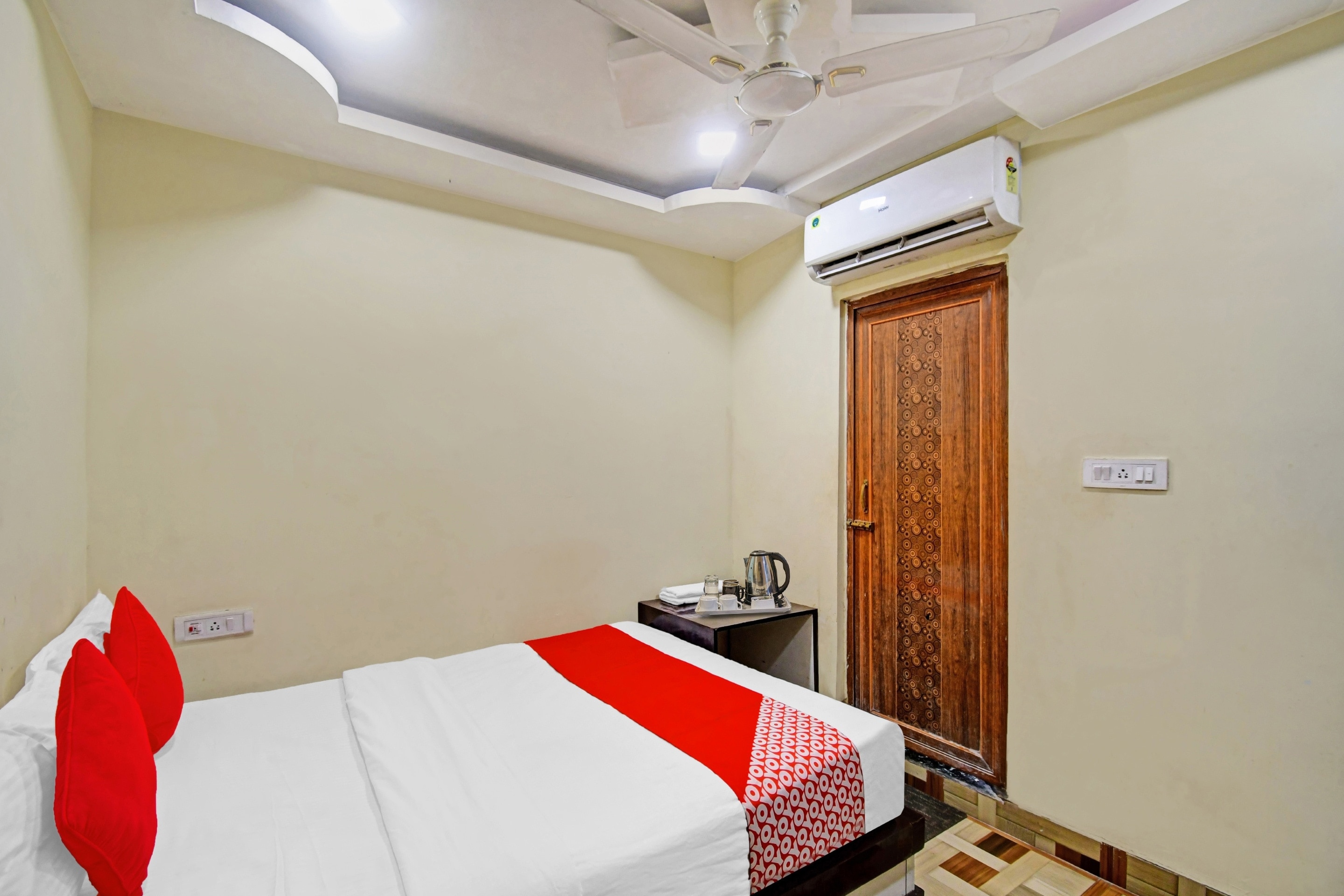 Hotel O New Aamaze Inn Near Acropolis Mall - Tap to explore photos