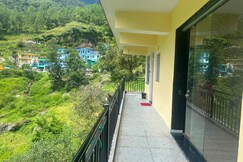 Rudra Trails Homestay and Cafe, Gopeshwar
