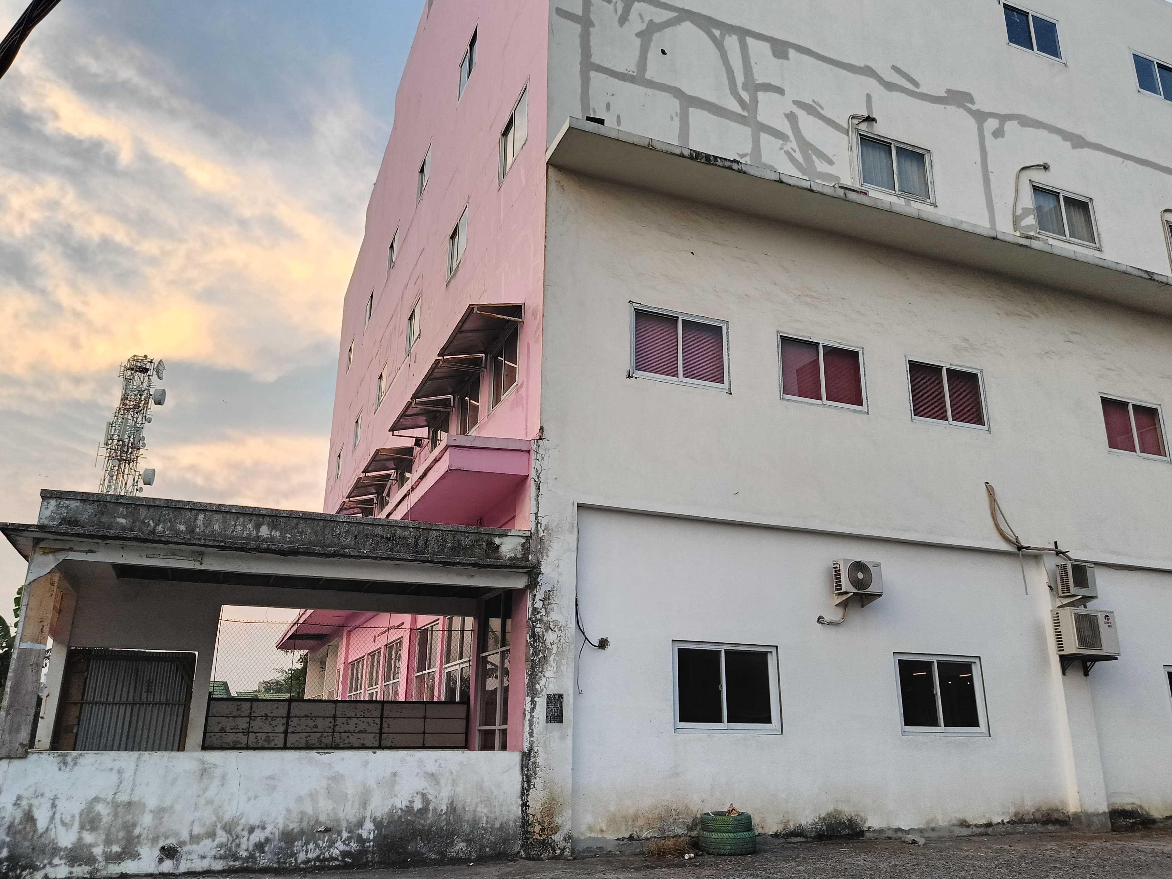 Hotel O Homestay Harapan Syariah Bulukumba Near Bulukumba - Tap to explore photos