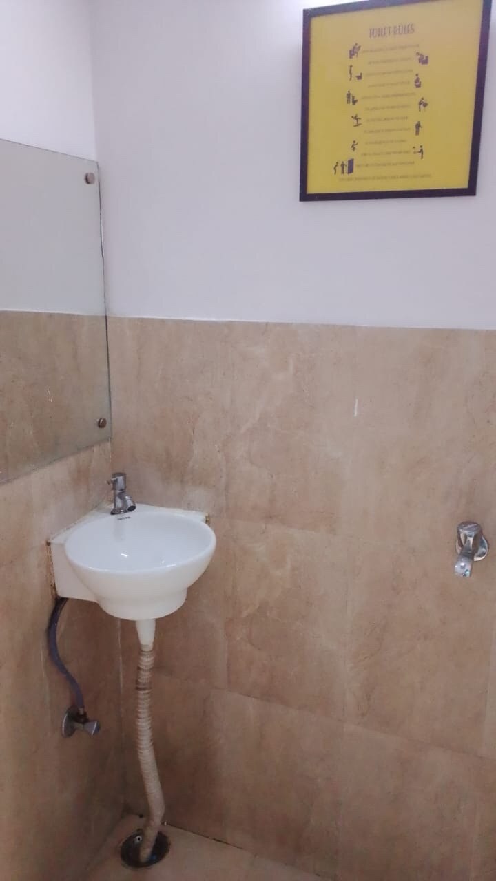 Spacious Room near Kainchi Dham sleeps upto 4 - Tap to explore photos