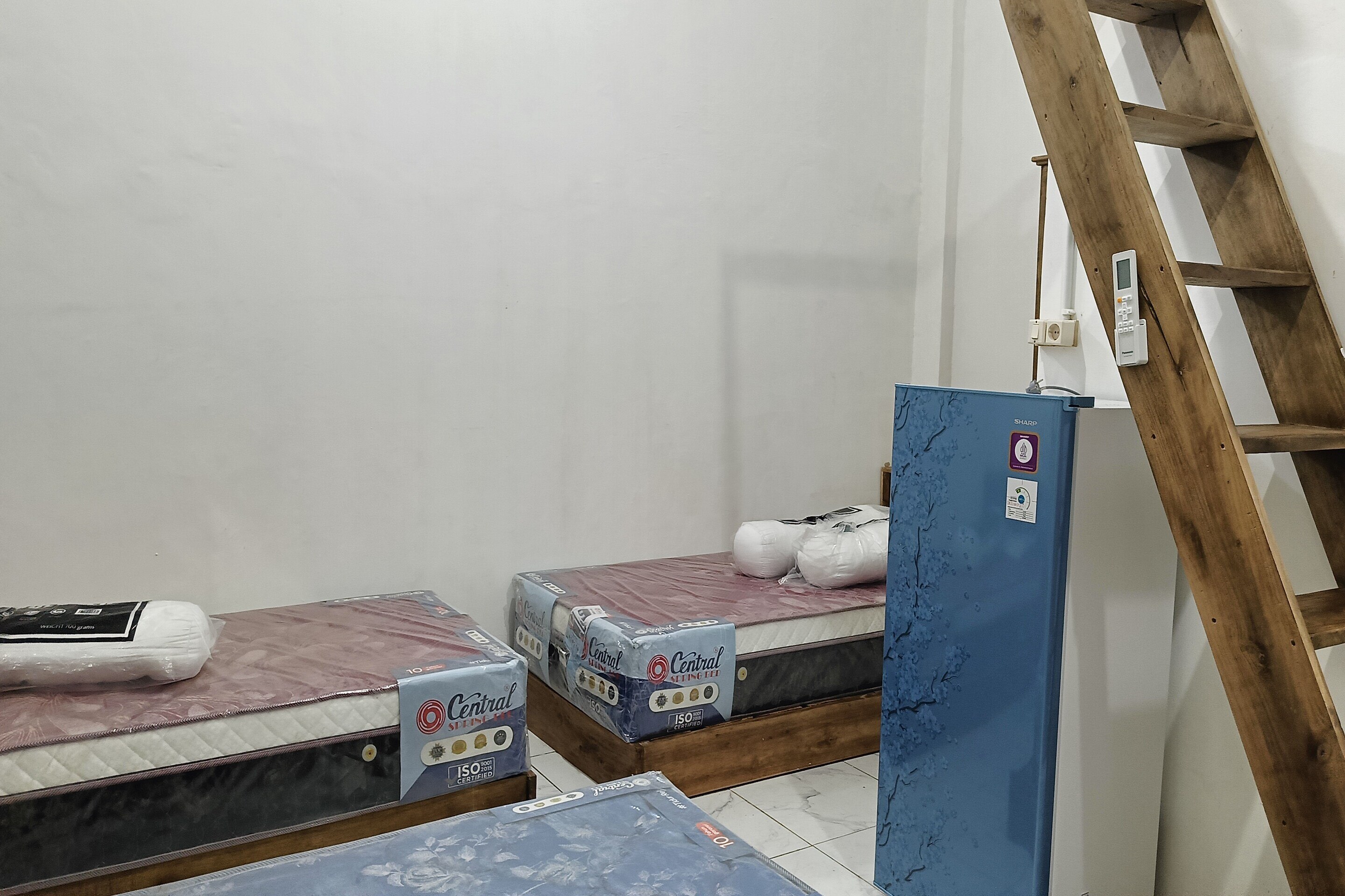 OYO 94114 Melros Place Homestay - Tap to explore photos