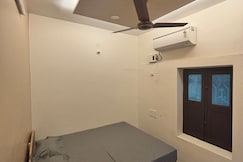 Snekam Inn, Tiruvannamalai