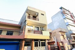 Hotel CZ, Lucknow