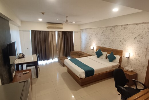Cozy, Premium, Couple Friendly Studio Apartments 