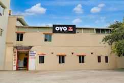 Hotel O Sri Tirumala Paradise, Bangalore