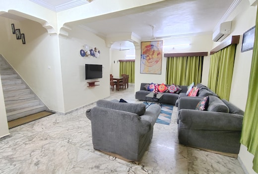 Arcadia Villa Luxurious 3 Bedroom Beach Villa with Pool Just 100mtr From Candolim