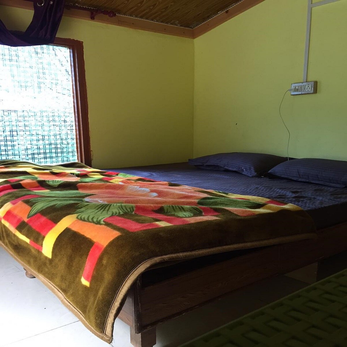 Apple Garden Camps and Cottages - Tap to explore photos