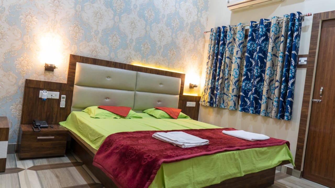 HOTEL CHANDRA MALTI PALACE - Tap to explore photos
