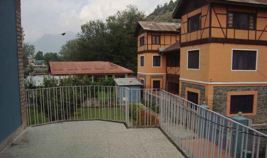 Kusum Guest House - Tap to explore photos