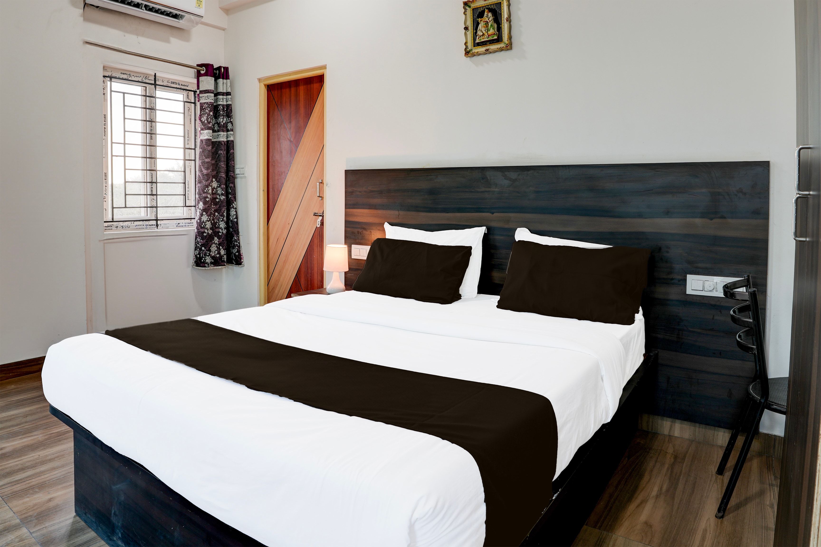 Hotel O Royal galaxy suites - Tap to explore photos