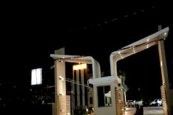 Hotel Parinita Shri, Damoh