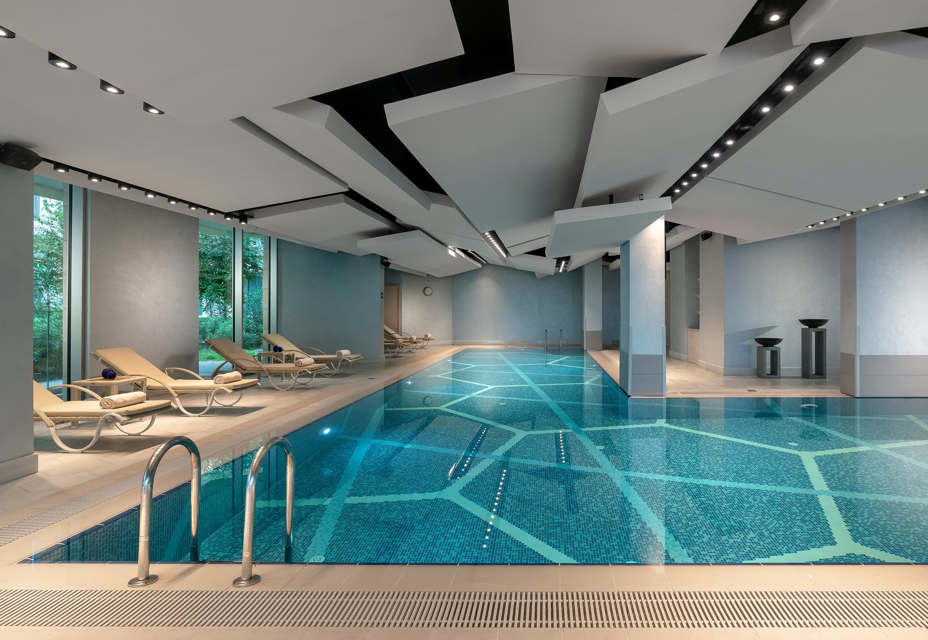 Crowne Plaza Istanbul Florya - Tap to explore photos