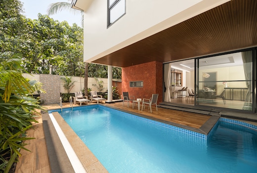 ELIVAAS Cloud 7 | 4 BHK Villa with Pvt Pool & Jacuzzi