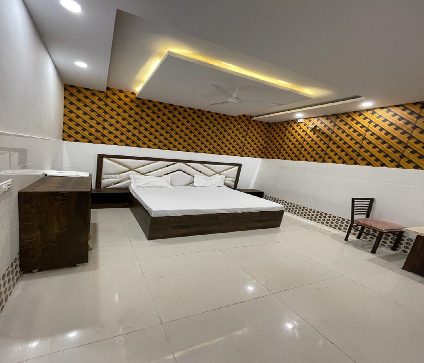 Hotel Grand Ludhiana - Tap to explore photos