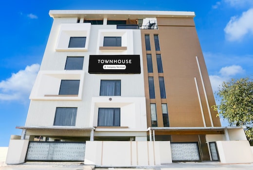 Super Townhouse ISBT Dehradun