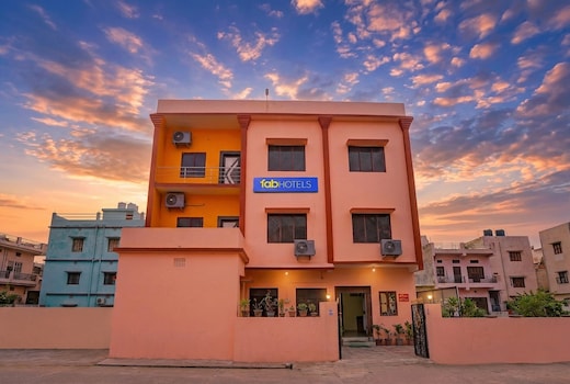 FabHotel Aditya Guest House 3