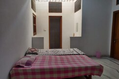 Shreenath Guest House - 500 meters from Railway Station., Udaipur