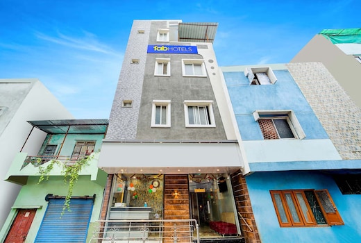 FabHotel Mahak Palace