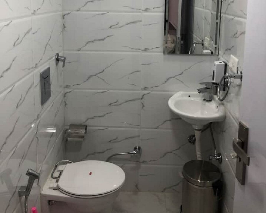 Affordable New Delhi Apartments Unit 3 - Tap to explore photos