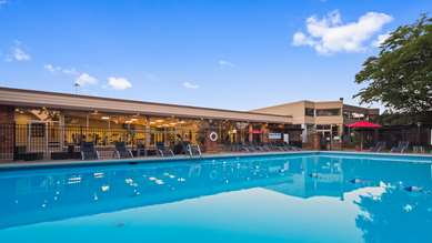 Best Western St. Catharines Hotel & Conference Centre - Tap to explore photos