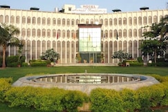 Hotel Menaal Residency, Ramganj