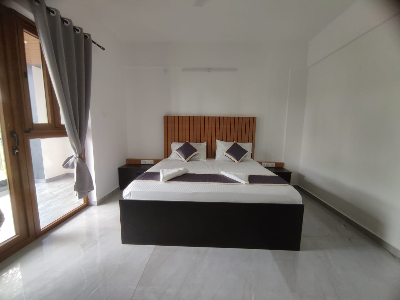 The Rivernook Home Stay - Tap to explore photos
