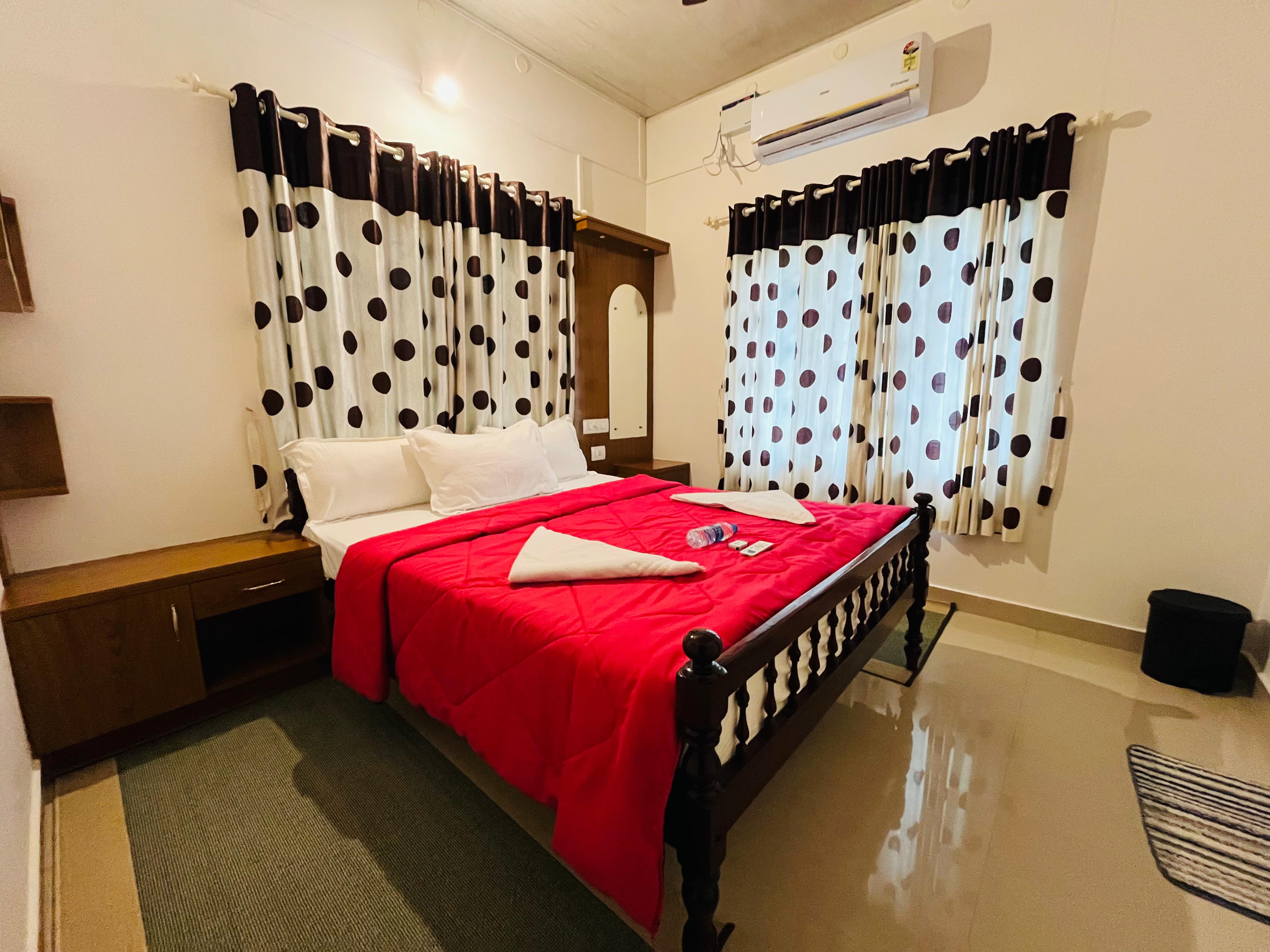 Eden Cabana Lake Front Homestay - Tap to explore photos