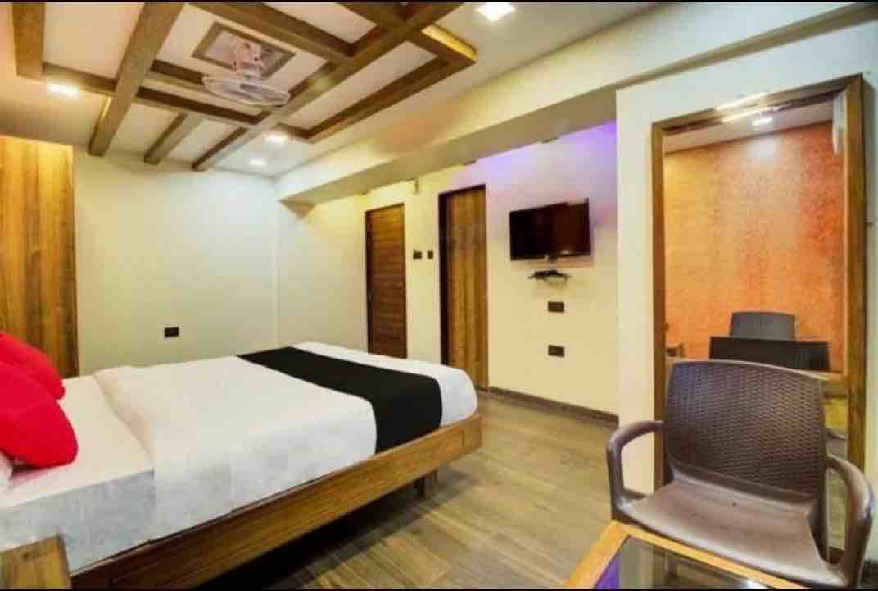 Hotel Matoshree Executive. - Tap to explore photos