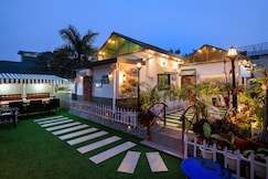 A cozy vibrant stay with homely comfort, Dehradun