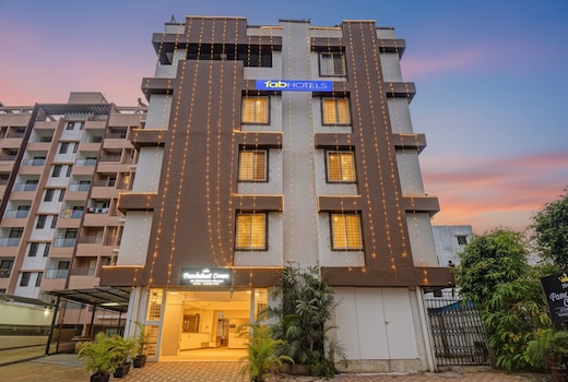FabHotel Panchsheel Crown