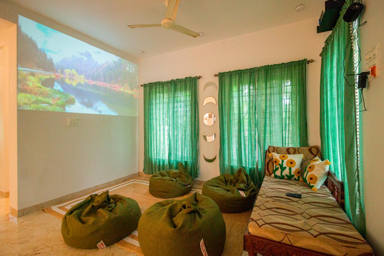 Mulberry House in Morjim | Pvt Pool | Outdoor Bar - Tap to explore photos