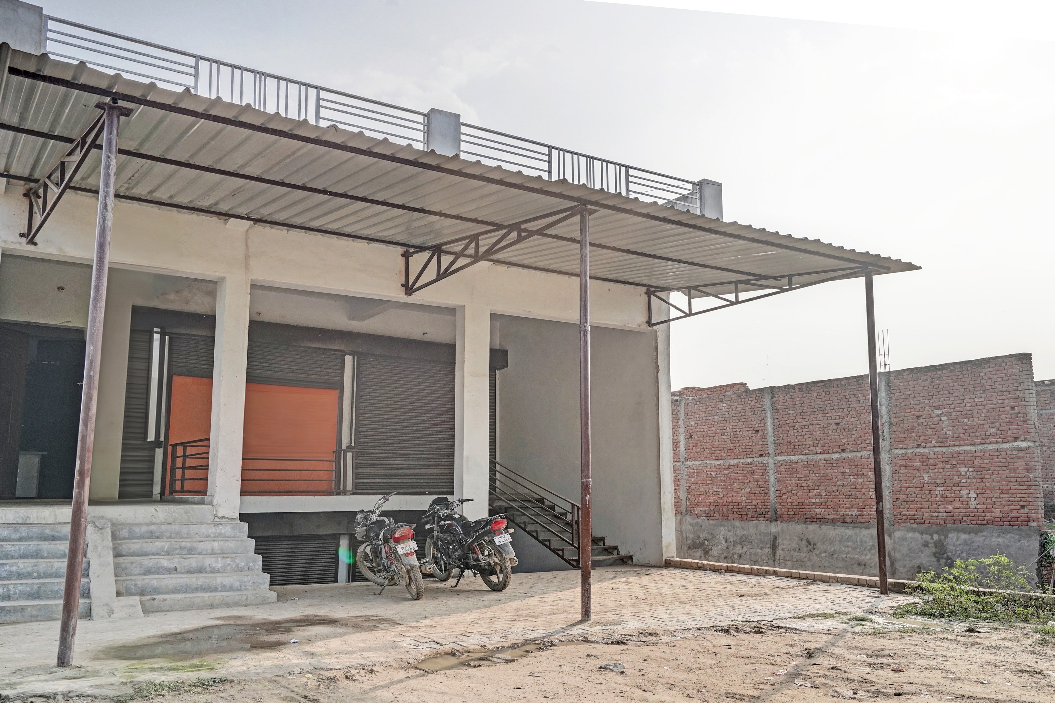 Hotel O Rudhra - Tap to explore photos