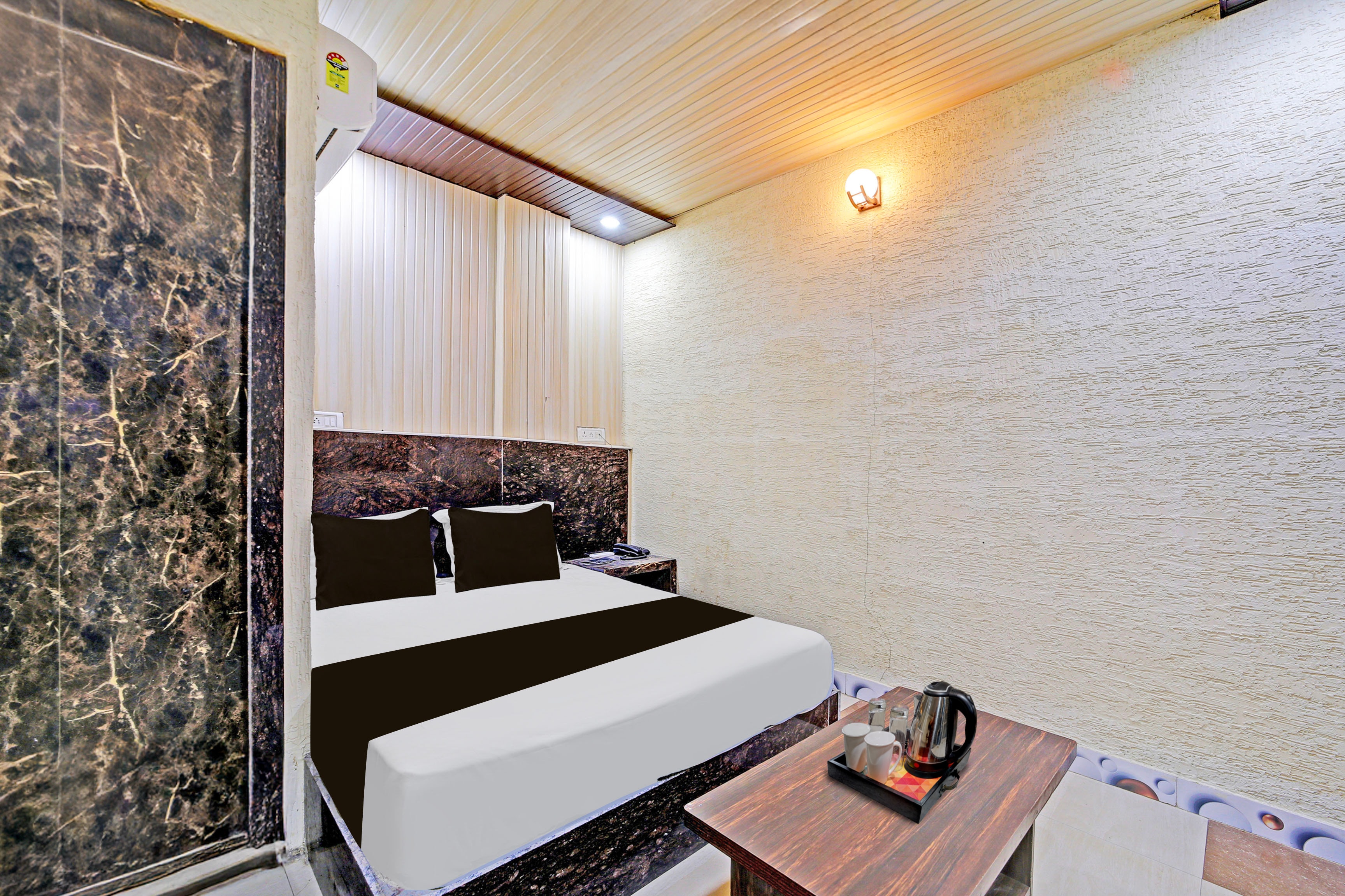 Hotel O Rohit Nagar Near Janki Hospital - Tap to explore photos
