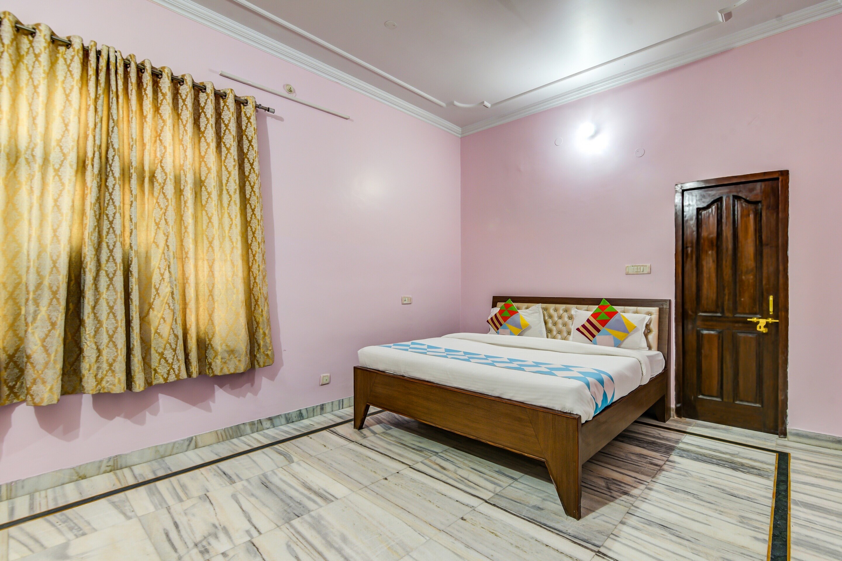 Super Hotel O Vimal Vatika - Tap to explore photos