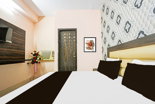 Hotel O Gulabi Delight