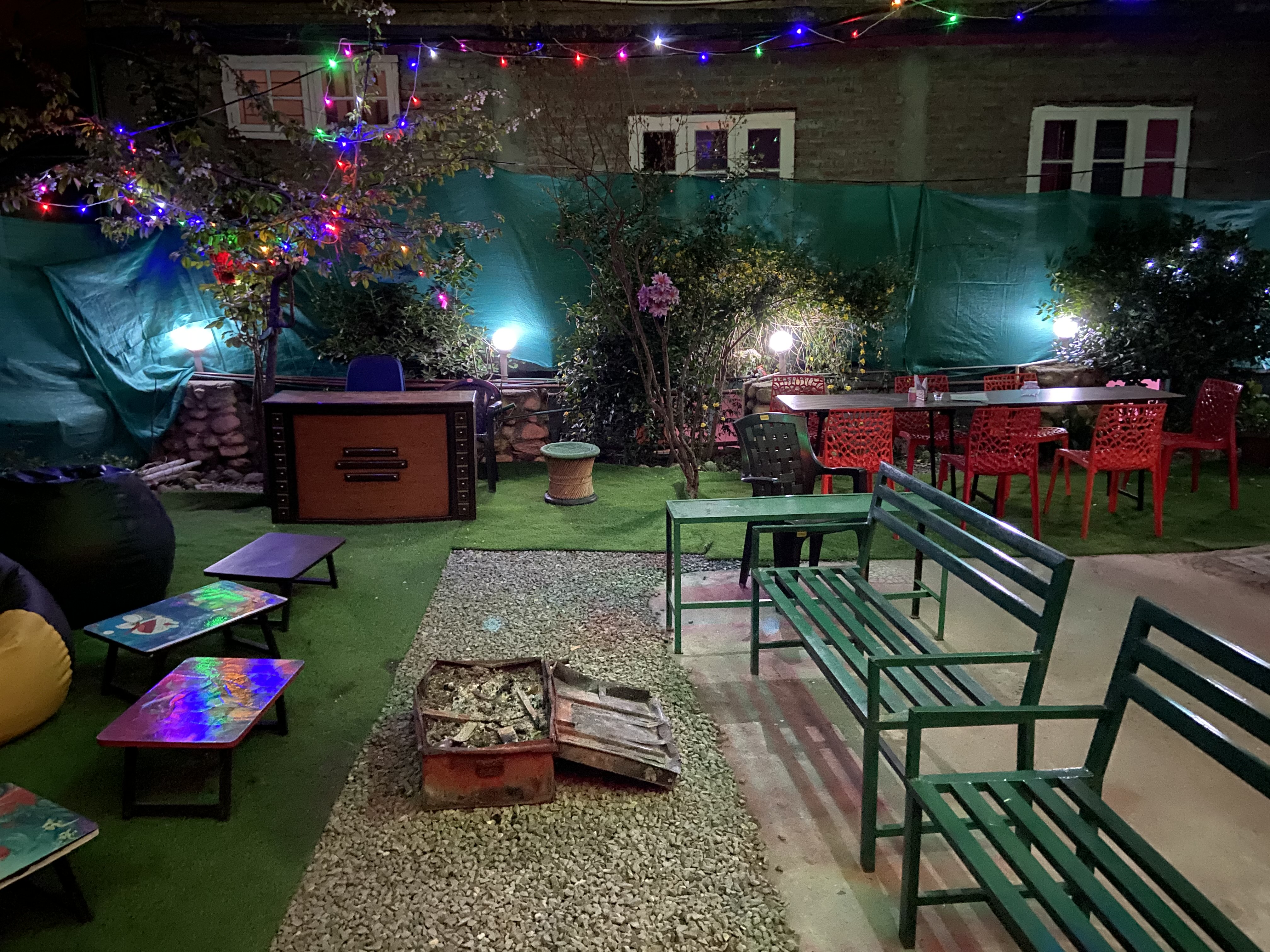 GIRIRAJ PAYING GUEST HOUSE - Tap to explore photos
