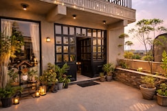 The Luxury Penthouse IGI Airport Delhi, Delhi