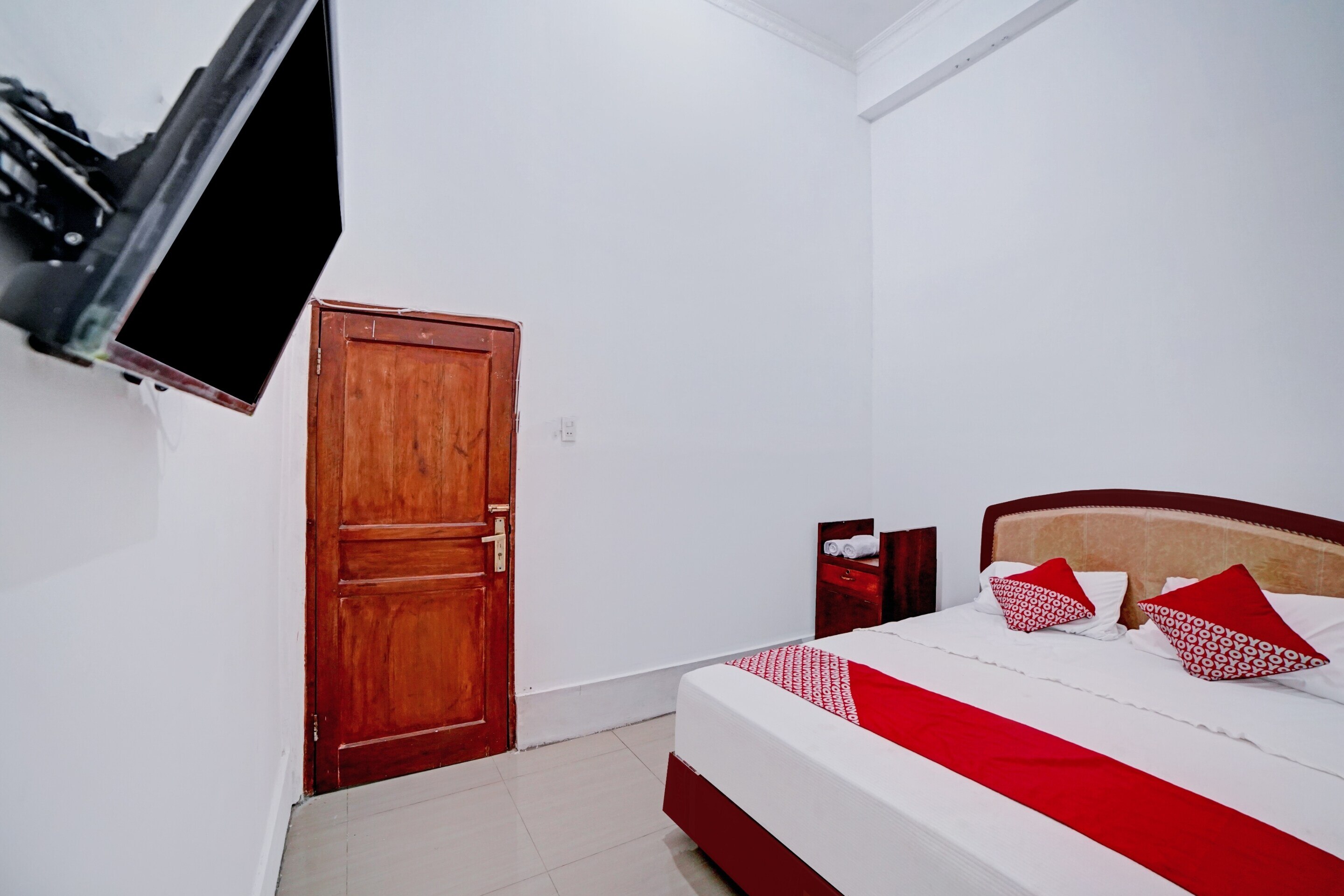 OYO 90387 Sepakat Guest House - Tap to explore photos