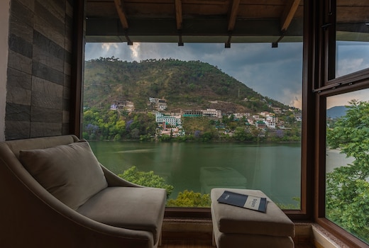 Sojourn By The Lake - Boutique Hotel in Bhimtal
