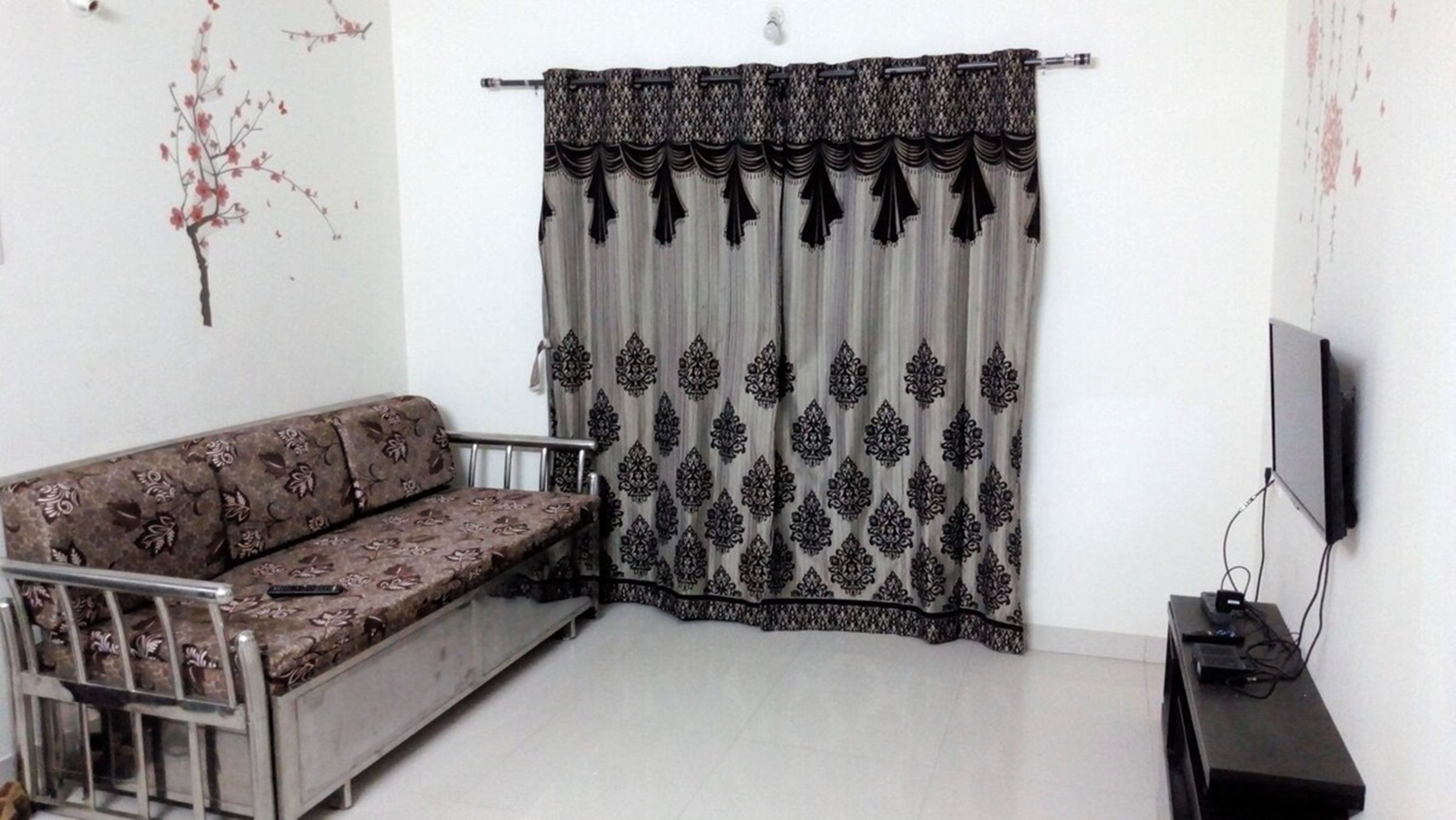 Charming 1 bhk w pool near Candolim beach - Tap to explore photos