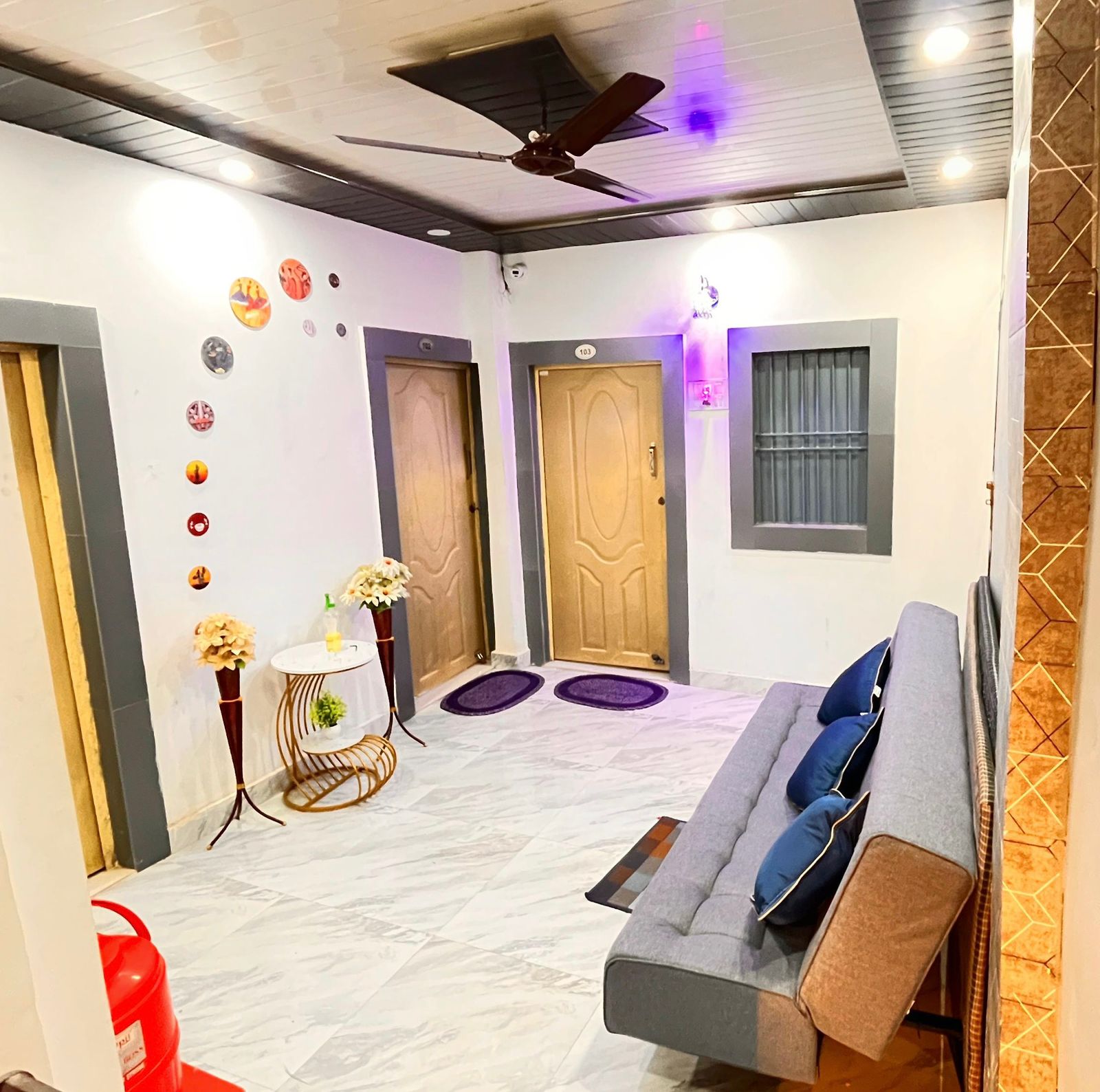 Golden Residency Guest House - Tap to explore photos