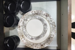 Homlee 4BHK Large Apt Near Vaishali Metro, Ghaziabad