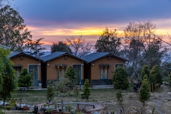 Monkey Mud House, Manali