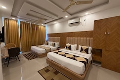 Hotel Mahadev Restaurant & Cafe, Rishikesh