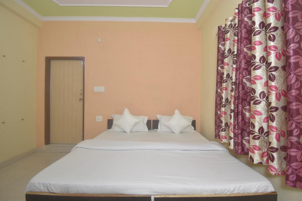 Murli Guest House - Tap to explore photos