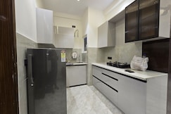 Homlee-Diamond 2BHK Lift-Parking-Max Vaishali, Ghaziabad